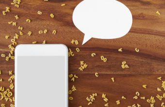 Fotolia / Sprachsuche mit Alexa Skill